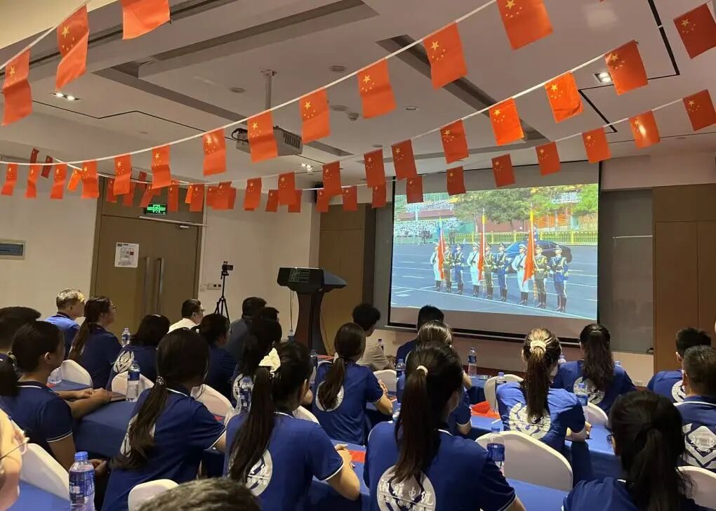 湘聯(lián)電纜集體觀看九三閱兵，汲取奮進(jìn)力量！